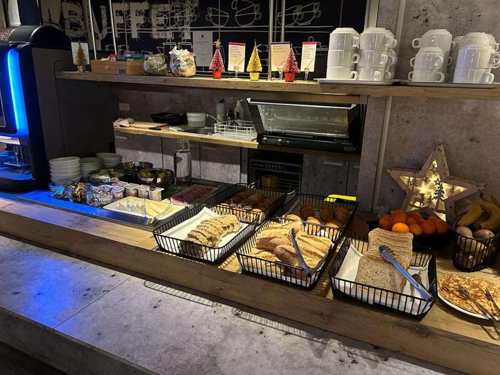 Ibis Budget Nantes Nord Saint Herblain Restaurant bilde
